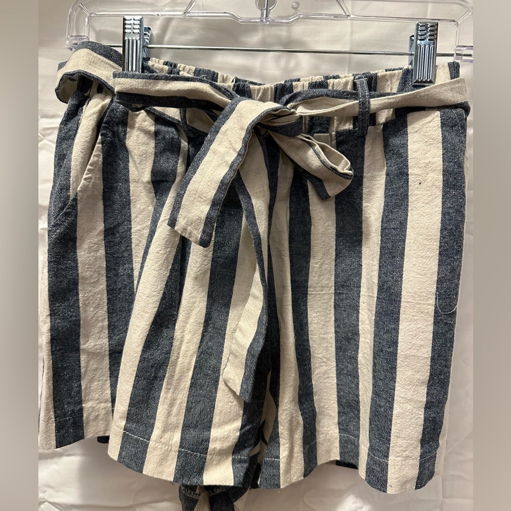 Elsie and Zoe nwt striped summer shorts size Large
